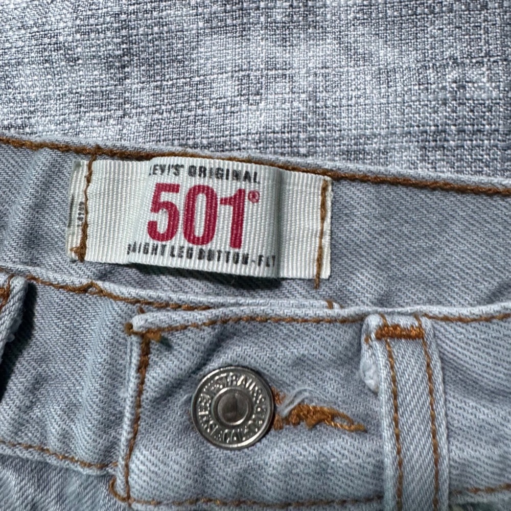 Levi's 501 Original Straight Leg Jeans Mens 30x30 Light Gray Button Fly Classic - Picture 4 of 8